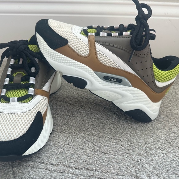 Dior B22 Trainers sz38 in great condition. 100% authentic comes with dust bag. - Picture 10 of 12